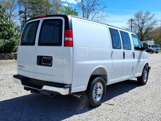 2026 Chevrolet Express Cargo Van 2500 Regular Wheelbase, WT, RWD