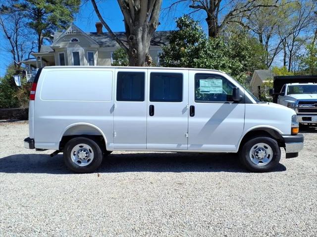 2026 Chevrolet Express Cargo Van 2500 Regular Wheelbase, WT, RWD