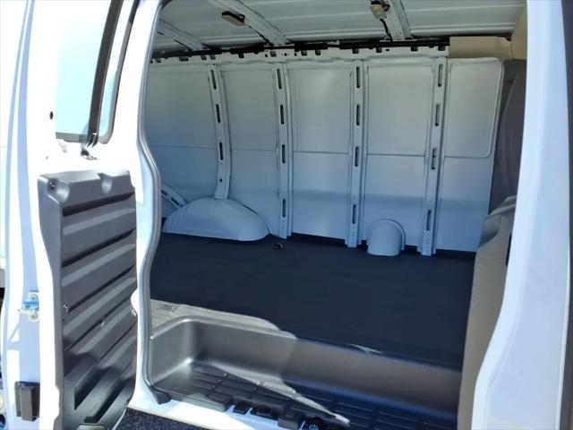 2026 Chevrolet Express Cargo Van 2500 Regular Wheelbase, WT, RWD