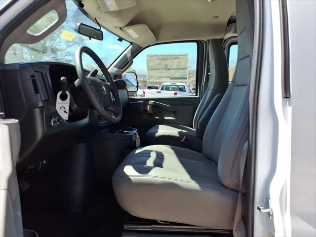 2026 Chevrolet Express Cargo Van 2500 Regular Wheelbase, WT, RWD