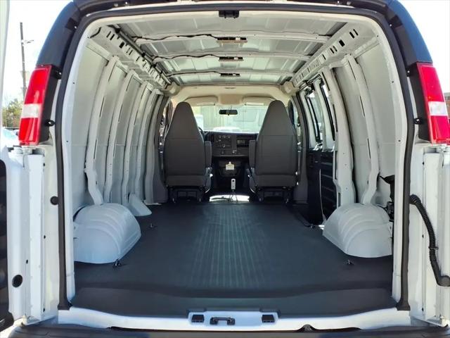 2026 Chevrolet Express Cargo Van 2500 Regular Wheelbase, WT, RWD