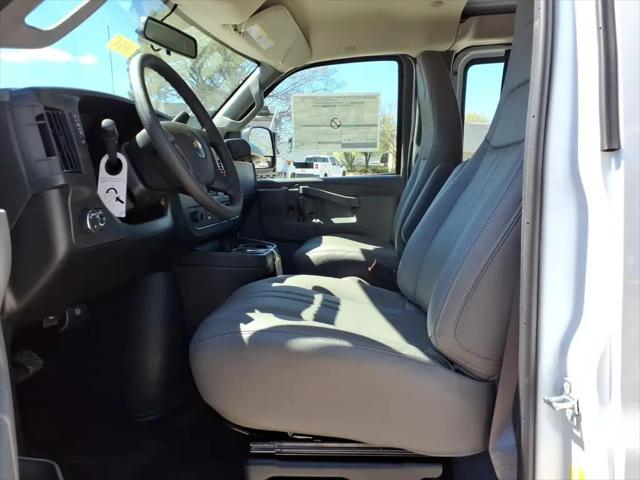 2026 Chevrolet Express Cargo Van 2500 Regular Wheelbase, WT, RWD