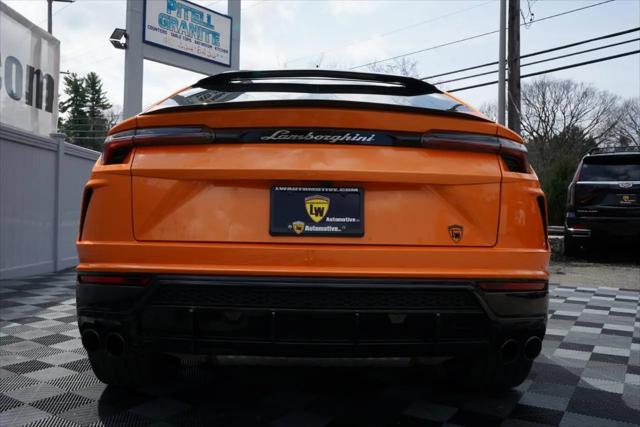2022 Lamborghini Urus Pearl Capsule