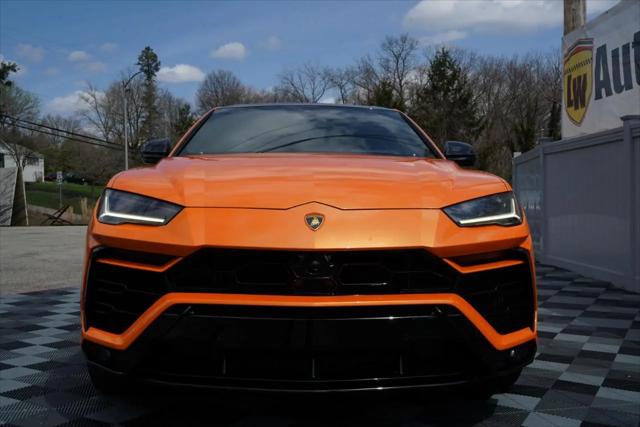 2022 Lamborghini Urus Pearl Capsule