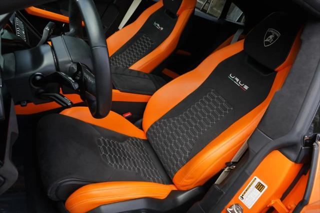 2022 Lamborghini Urus Pearl Capsule
