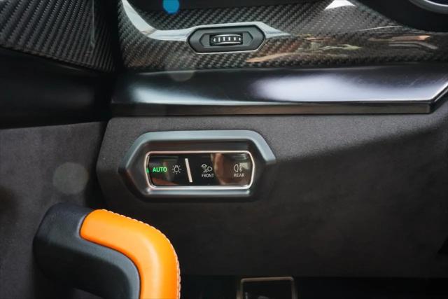 2022 Lamborghini Urus Pearl Capsule