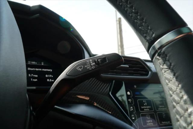 2022 Lamborghini Urus Pearl Capsule