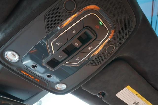 2022 Lamborghini Urus Pearl Capsule