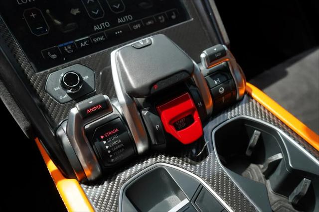 2022 Lamborghini Urus Pearl Capsule