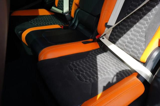 2022 Lamborghini Urus Pearl Capsule