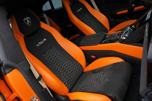 2022 Lamborghini Urus Pearl Capsule