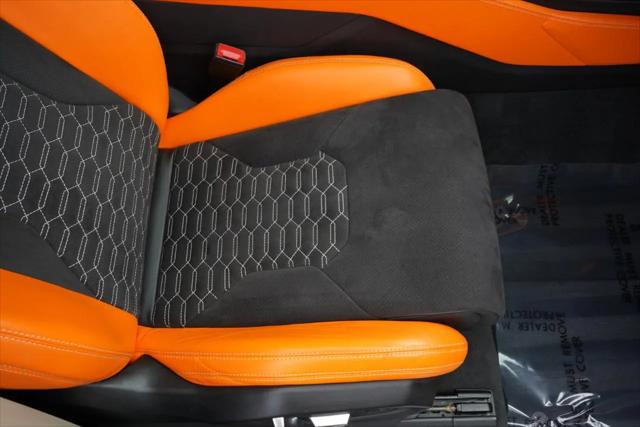 2022 Lamborghini Urus Pearl Capsule