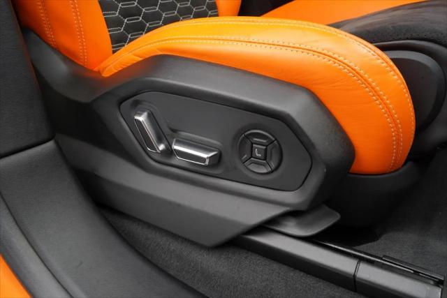 2022 Lamborghini Urus Pearl Capsule