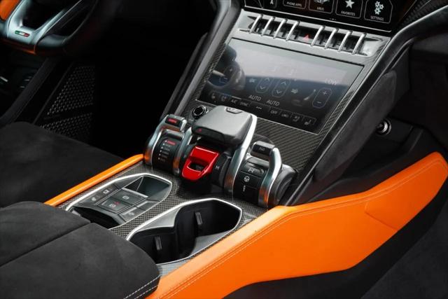 2022 Lamborghini Urus Pearl Capsule