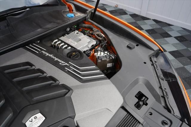 2022 Lamborghini Urus Pearl Capsule
