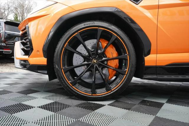 2022 Lamborghini Urus Pearl Capsule
