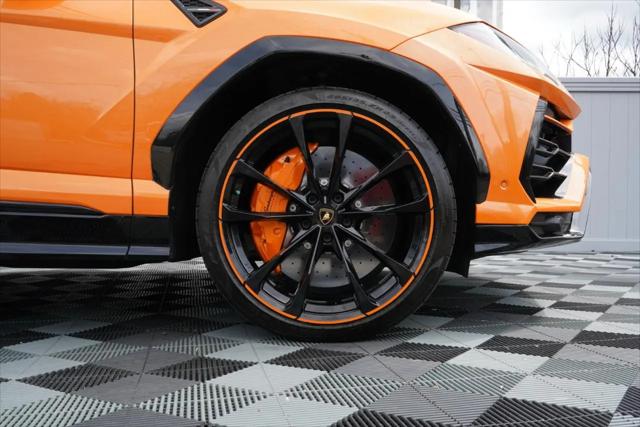 2022 Lamborghini Urus Pearl Capsule