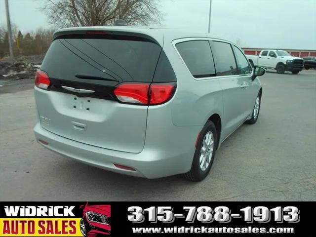 2023 Chrysler Voyager LX