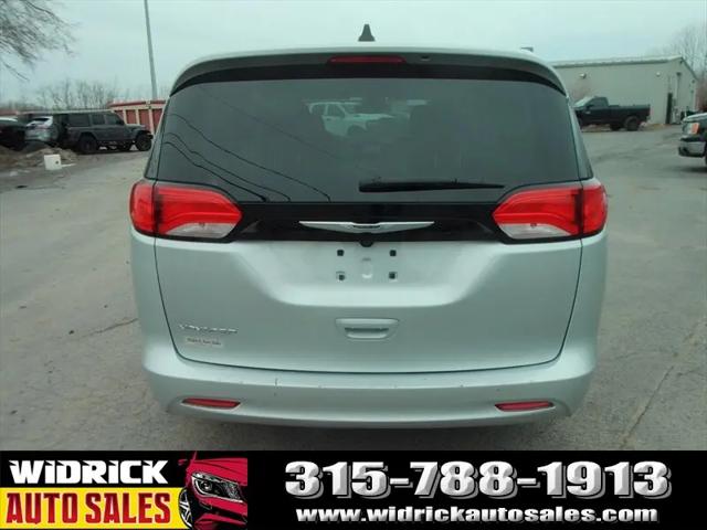 2023 Chrysler Voyager LX