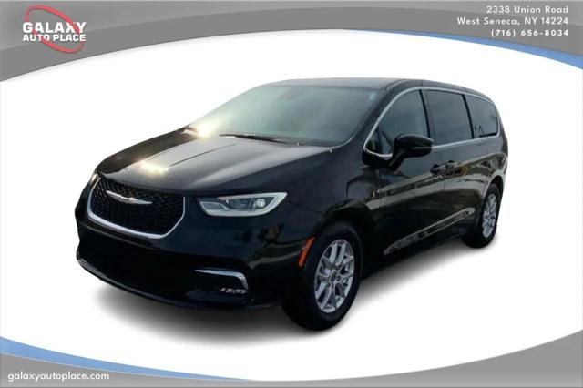 2024 Chrysler Pacifica Touring L for sale in West Seneca, NY
