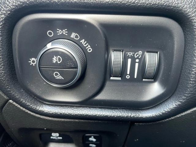 2019 Ram 1500 Big Horn/Lone Star Crew Cab 4x4 5'7" Box