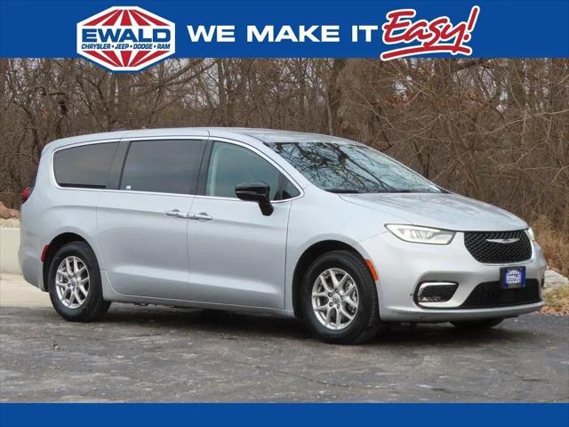 2024 Chrysler Pacifica Touring L for sale in Oconomowoc, WI