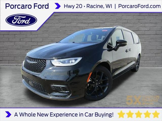 2025 Chrysler Pacifica Limited for sale in Racine, WI