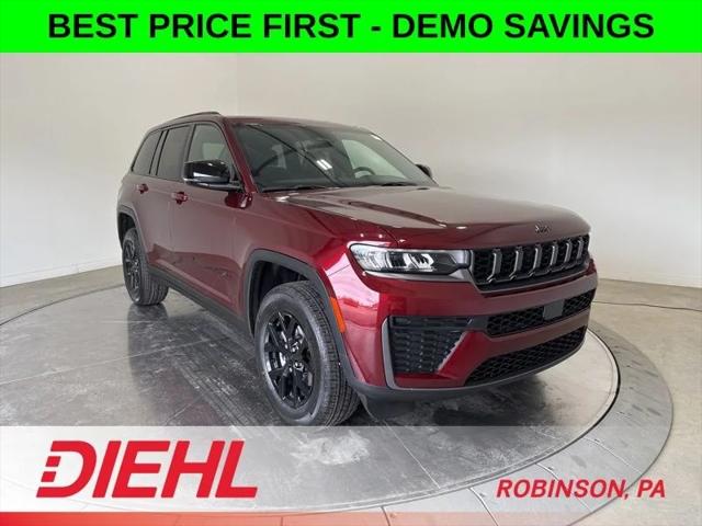2026 Jeep Grand Cherokee GRAND CHEROKEE LAREDO ALTITUDE 4X4 2026 Jeep Grand Cherokee GRAND CHEROKEE LAREDO ALTITUDE 4X4