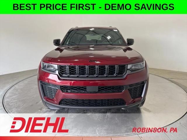 2026 Jeep Grand Cherokee GRAND CHEROKEE LAREDO ALTITUDE 4X4 2026 Jeep Grand Cherokee GRAND CHEROKEE LAREDO ALTITUDE 4X4