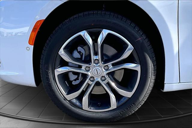 2026 Chrysler Pacifica Pinnacle AWD