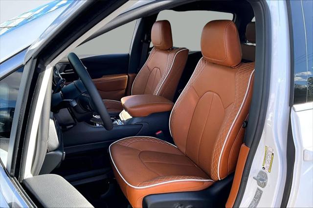 2026 Chrysler Pacifica Pinnacle AWD