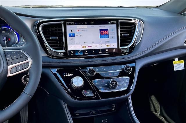 2026 Chrysler Pacifica Pinnacle AWD