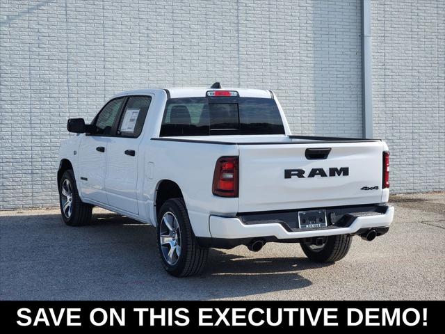 2026 RAM 1500 RAM 1500 EXPRESS CREW CAB 4X4 57 BOX