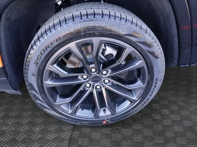 2026 Jeep Grand Wagoneer L Summit Obsidian 4x4