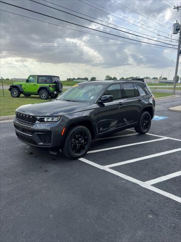 2026 Jeep Grand Cherokee GRAND CHEROKEE LAREDO ALTITUDE 4X4