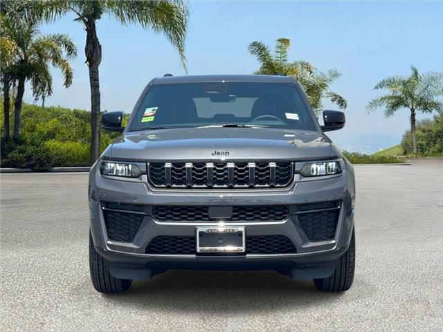 2026 Jeep Grand Cherokee GRAND CHEROKEE LAREDO ALTITUDE 4X2 2026 Jeep Grand Cherokee GRAND CHEROKEE LAREDO ALTITUDE 4X2
