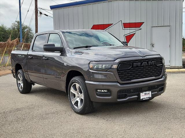 2026 RAM Ram 1500 RAM 1500 EXPRESS CREW CAB 4X2 57 BOX