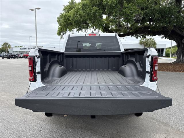 2026 Ram 1500 Tradesman Crew Cab 4x4 5'7" Box
