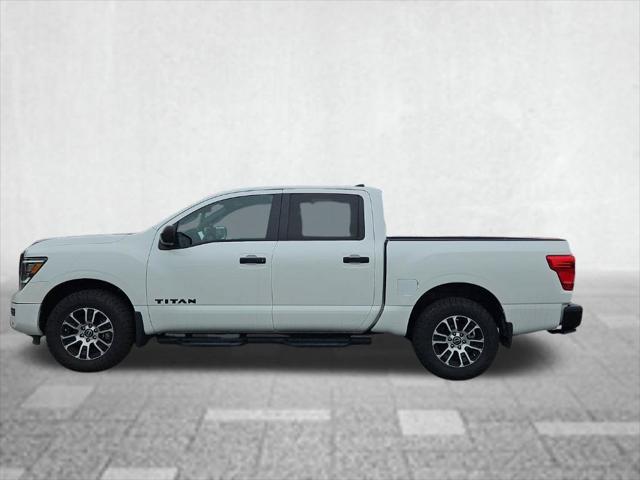2024 Nissan TITAN Crew Cab SV 4x4