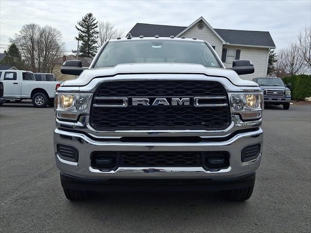 2019 RAM 3500 Tradesman Crew Cab 4x4 8 Box 2019 RAM 3500 Tradesman Crew Cab 4x4 8 Box