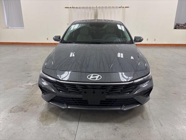 2025 Hyundai Elantra Hybrid Limited