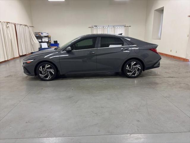 2025 Hyundai Elantra Hybrid Limited