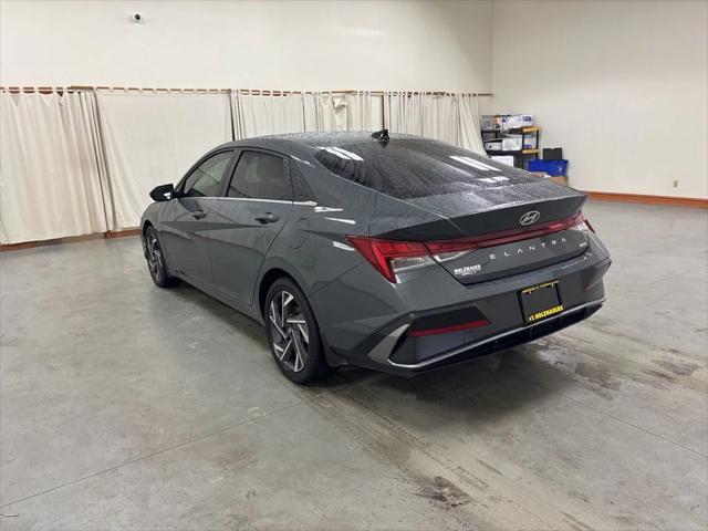 2025 Hyundai Elantra Hybrid Limited