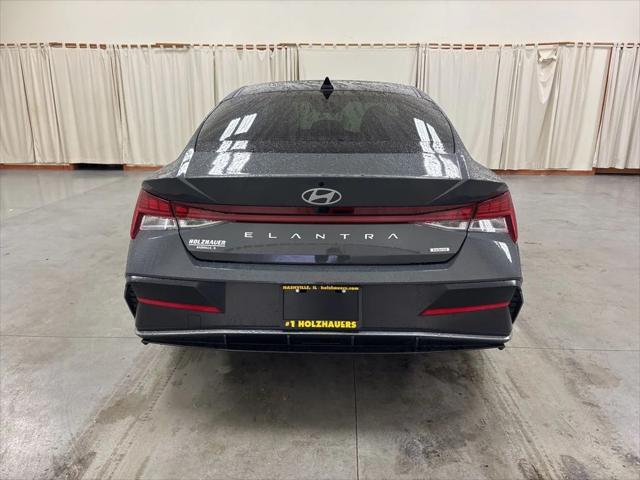 2025 Hyundai Elantra Hybrid Limited