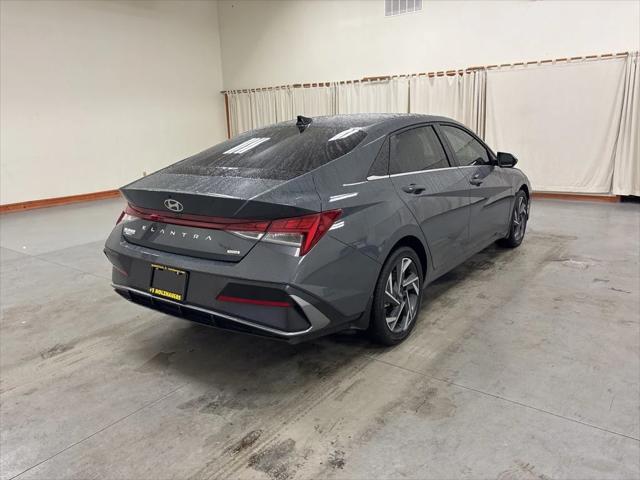 2025 Hyundai Elantra Hybrid Limited