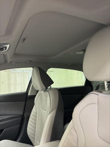 2025 Hyundai Elantra Hybrid Limited
