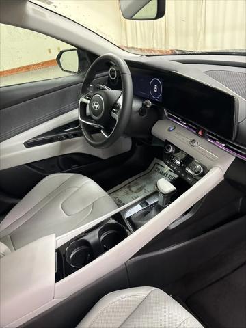2025 Hyundai Elantra Hybrid Limited