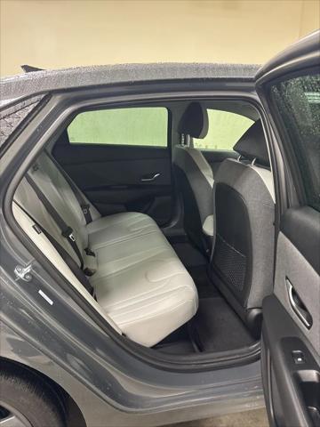 2025 Hyundai Elantra Hybrid Limited