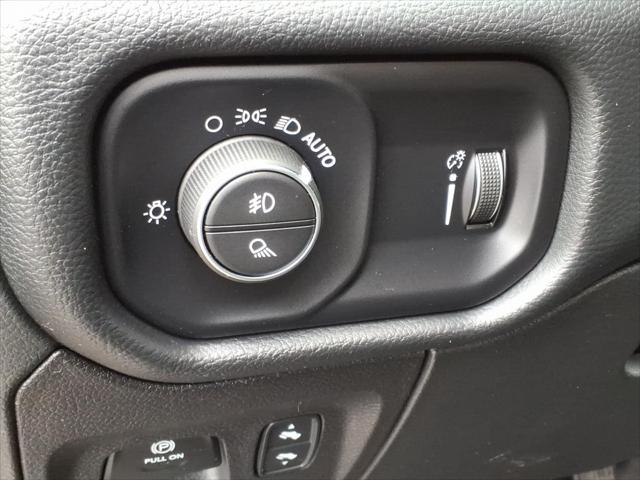 2022 Ram 1500 Big Horn Crew Cab 4x4 5'7" Box