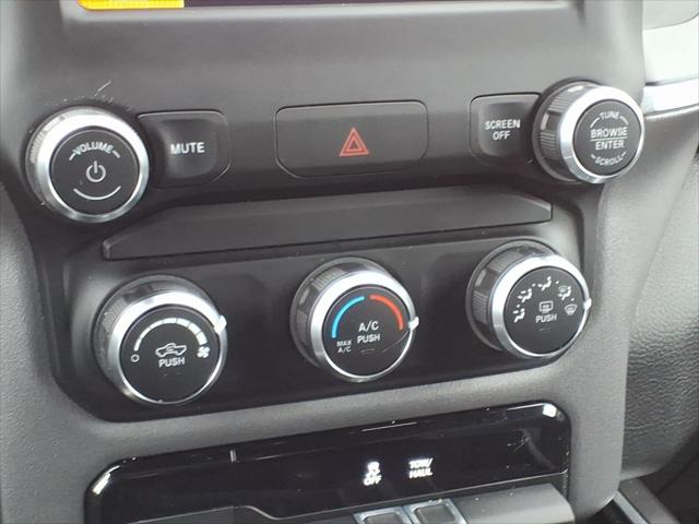 2022 Ram 1500 Big Horn Crew Cab 4x4 5'7" Box